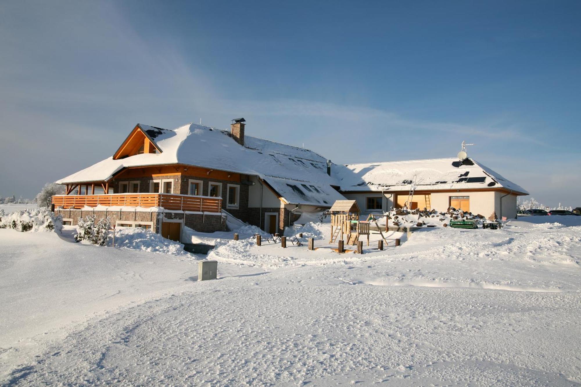 Hotel Krusnohorsky Dvur Cínovec Eksteriør bilde