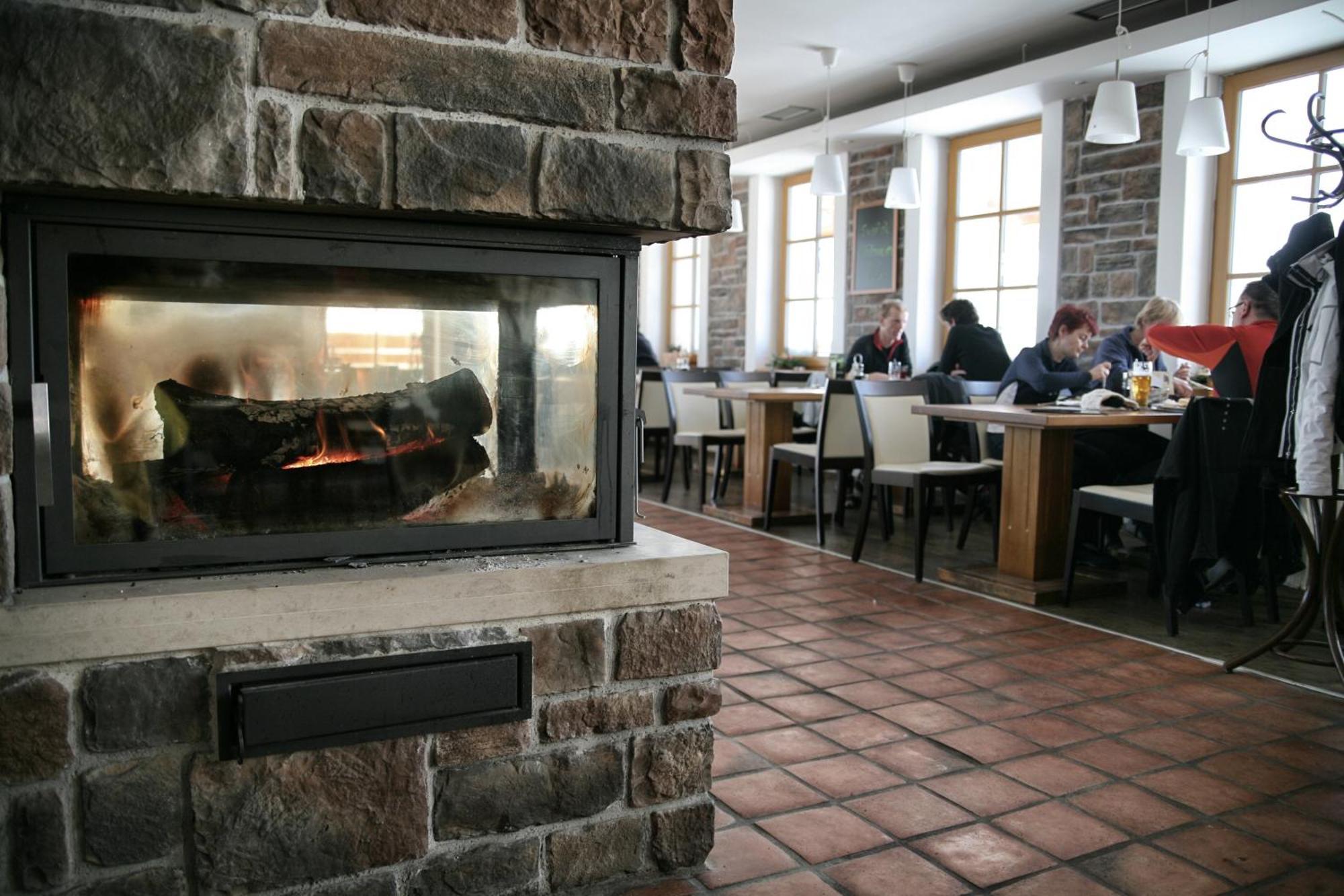Hotel Krusnohorsky Dvur Cínovec Eksteriør bilde