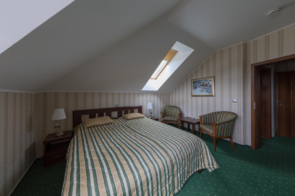 Hotel Krusnohorsky Dvur Cínovec Eksteriør bilde