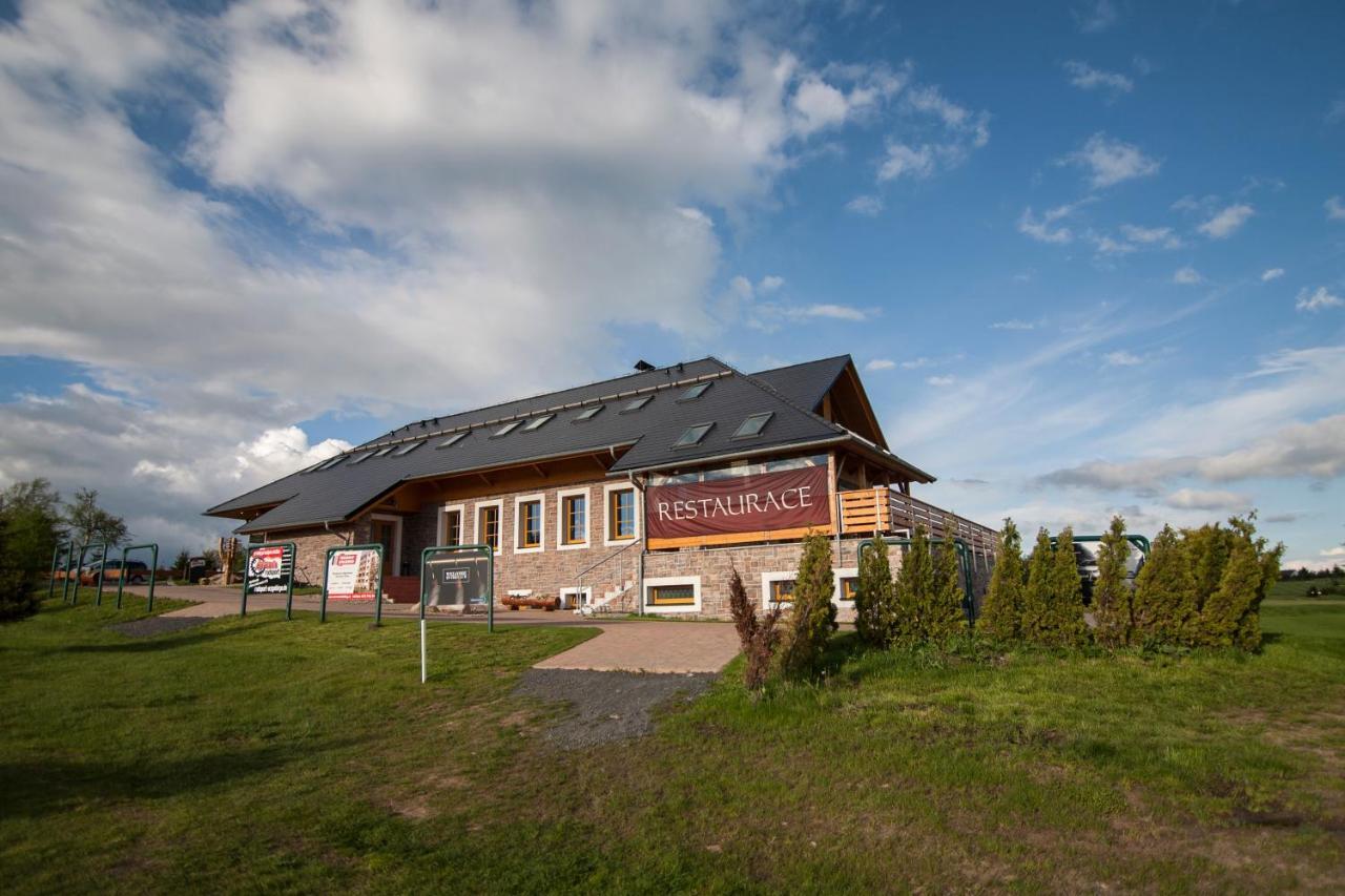 Hotel Krusnohorsky Dvur Cínovec Eksteriør bilde